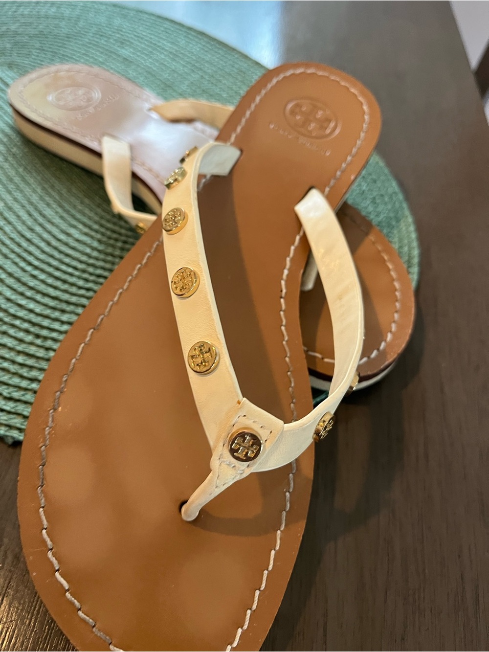 Tory Burch Ivory Leather Logo-Embellished Thong Sandals Sz 8.5